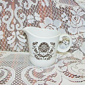 Wood & Sons WELLESLEY Creamer Cream Jug Vintage England Cottagecore